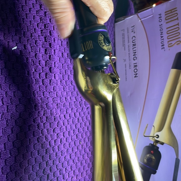Curling Iron HOT TOOLS  24k gold  1 1/4 - Picture 4 of 4